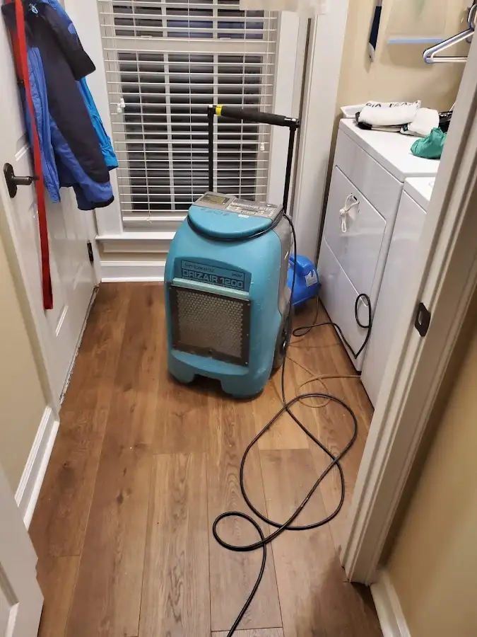 Commercial dehumidifier deployed for Crawl Space Restoration in Mobile